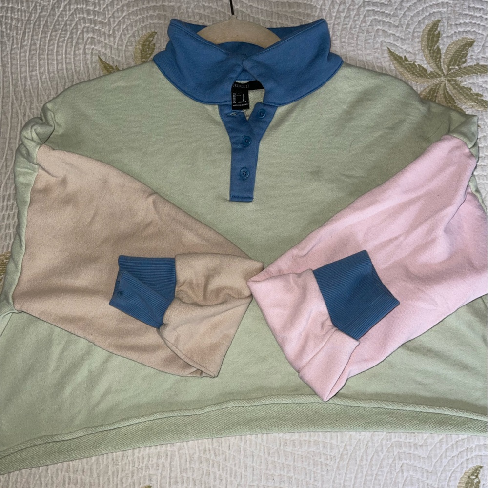FOREVER 21 Multi- Colored Cropped Long-Sleeve